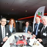 Peter Goetschi (TCS), Katrin Portmann (AGVS), Bernadette Langenick (saa), Andreas Burgener (auto-schweiz) und Niklaus Zürcher (strasseschweiz)